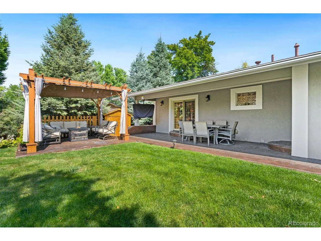 Photo of 3035 Deframe Rd