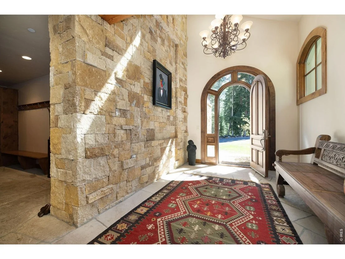 Photo of 4920 Juniper Ln