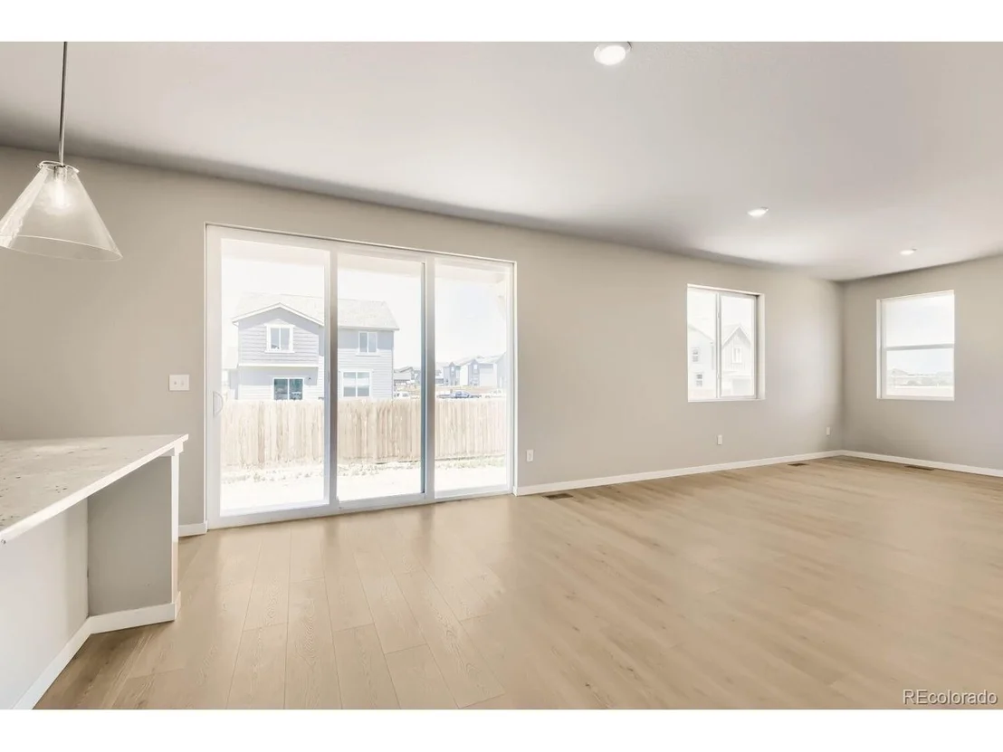 Photo of 46435 Heritage Ave