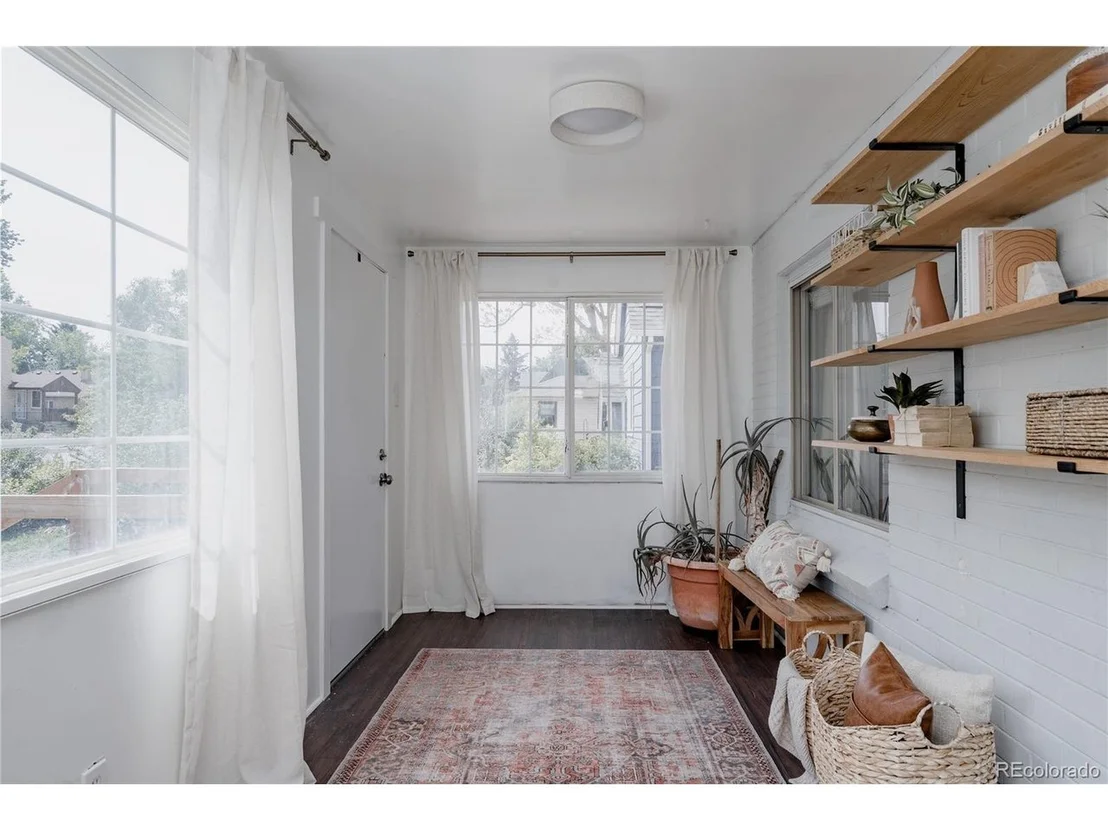 Photo of 3733 Sheridan Blvd
