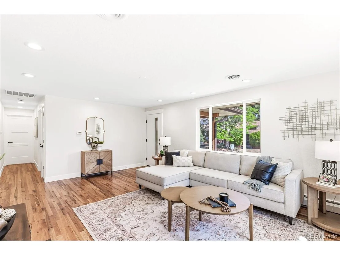 Photo of 3100 W Denver Pl