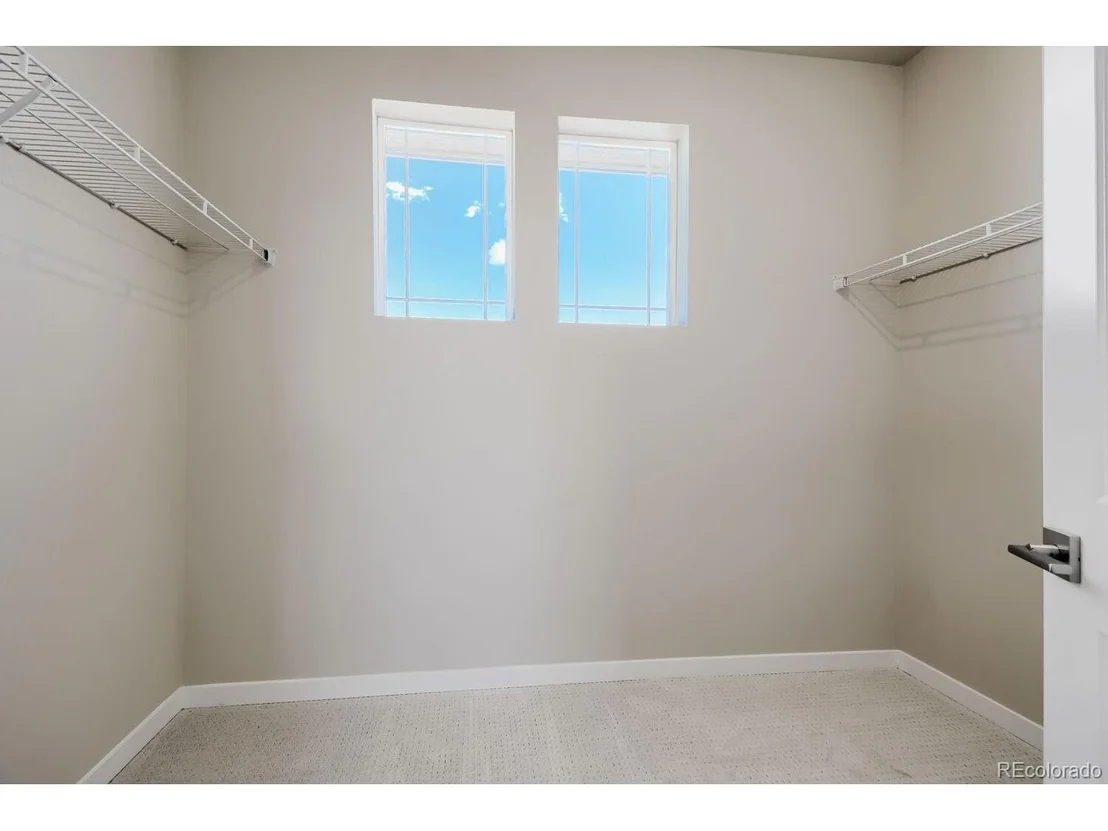Photo of 46418 Heritage Ave