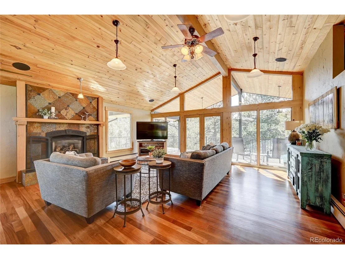 Photo of 902 Wagon Trail Rd