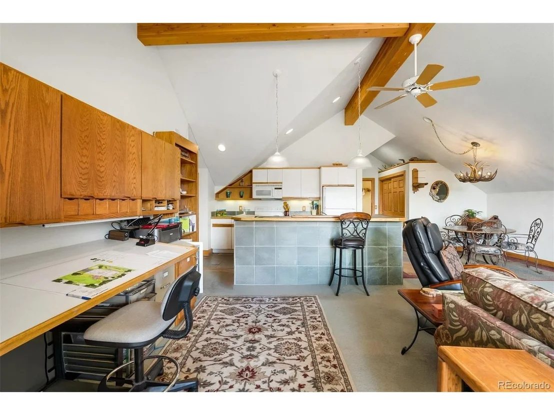 Photo of 348 Jade Rd