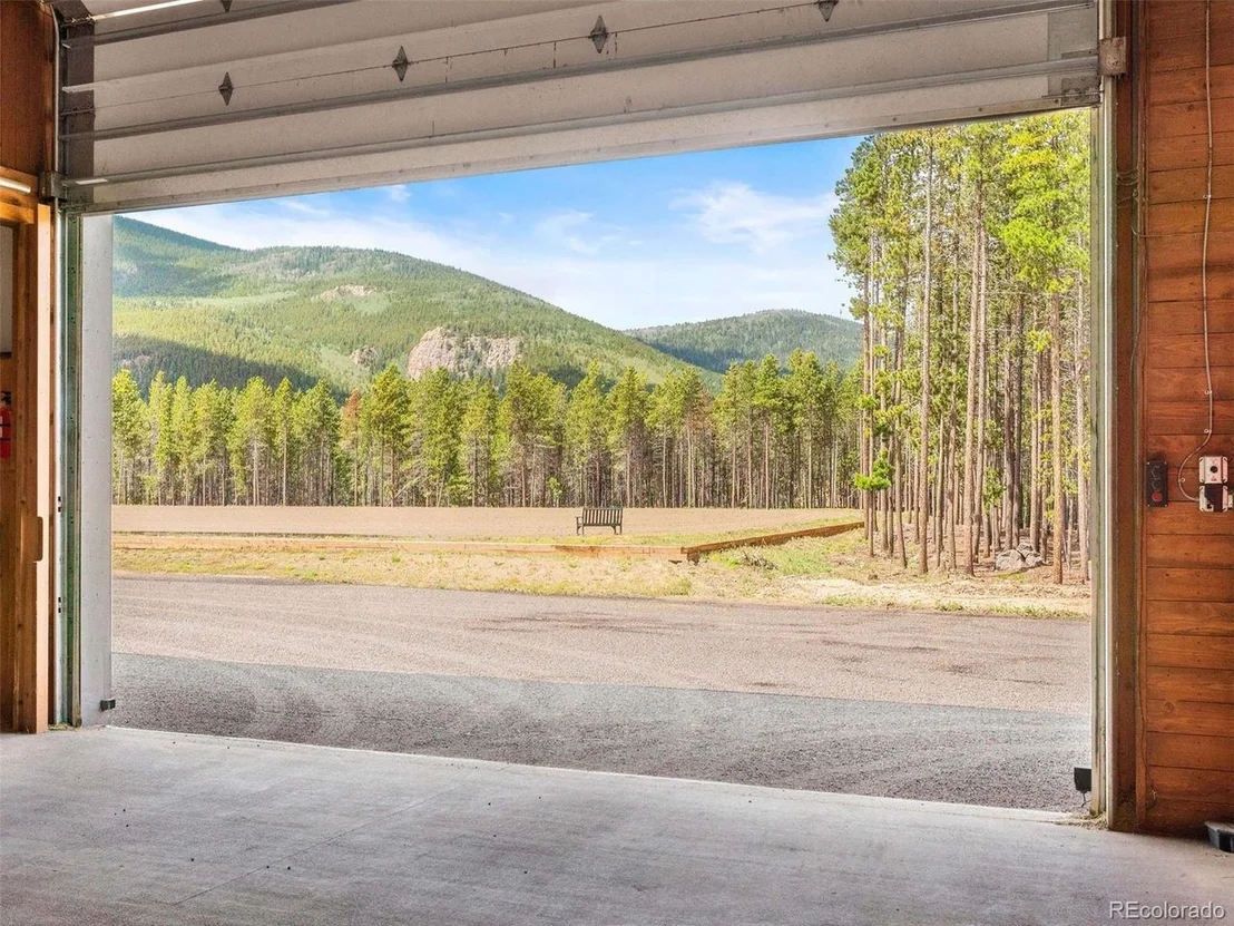 Photo of 9141 Mountain Ranch Rd