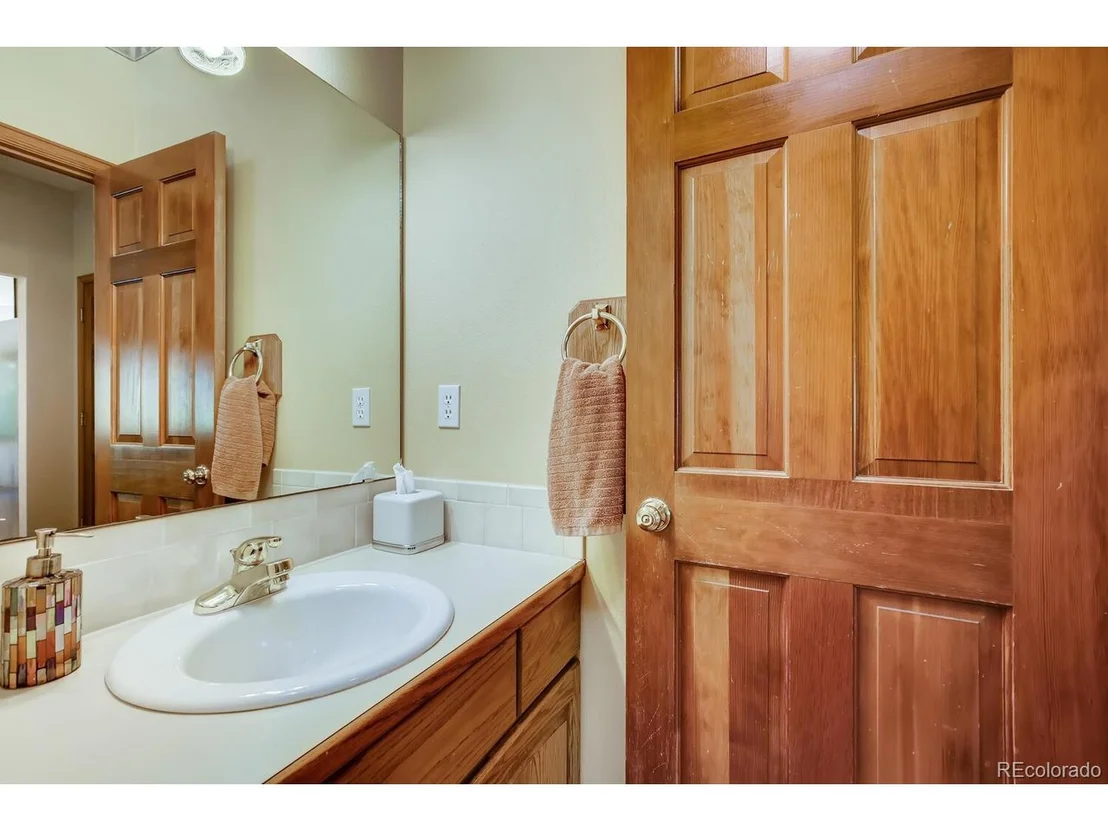 Photo of 2000 Emerald Dr