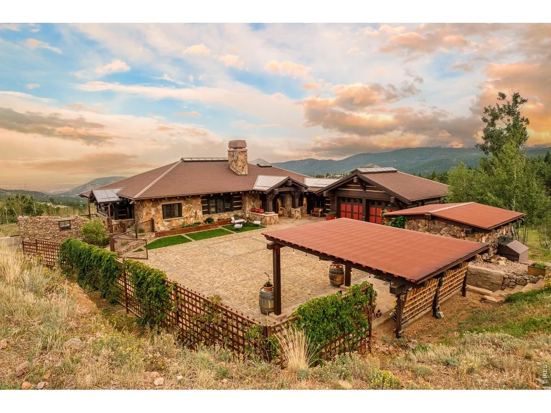 Photo of 307 Labelle Rd
