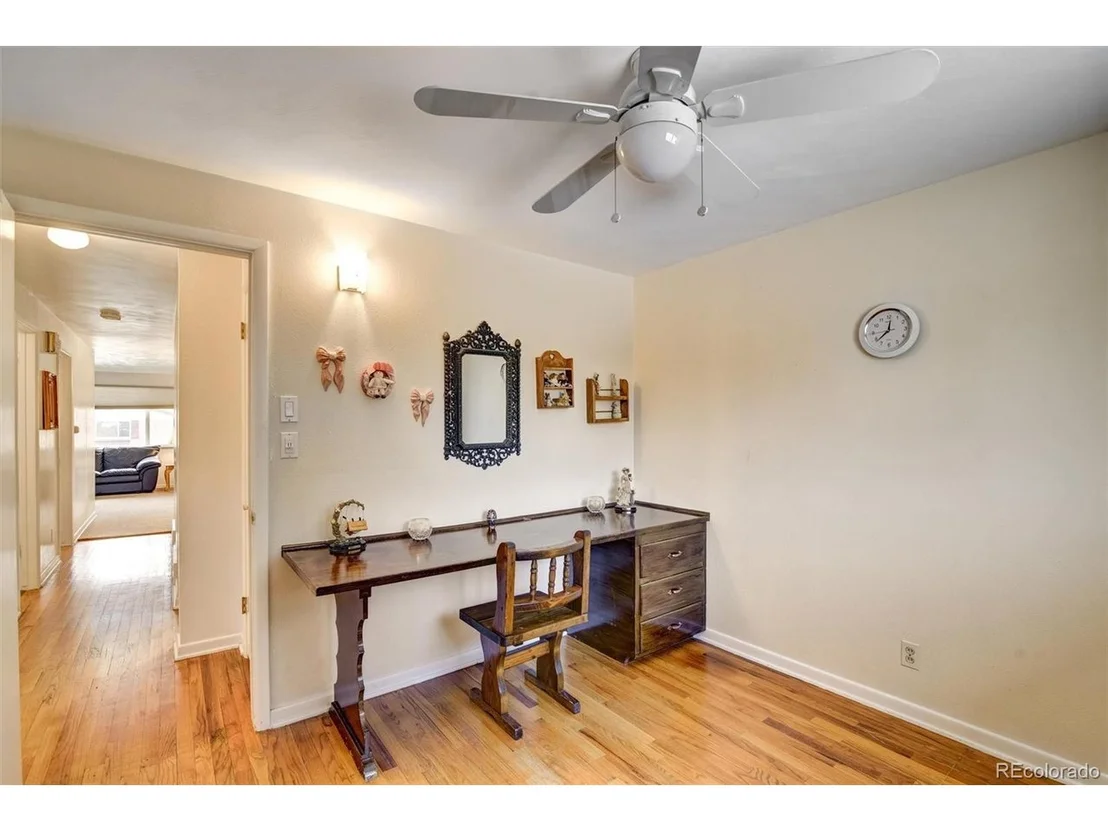 Photo of 6043 Field St