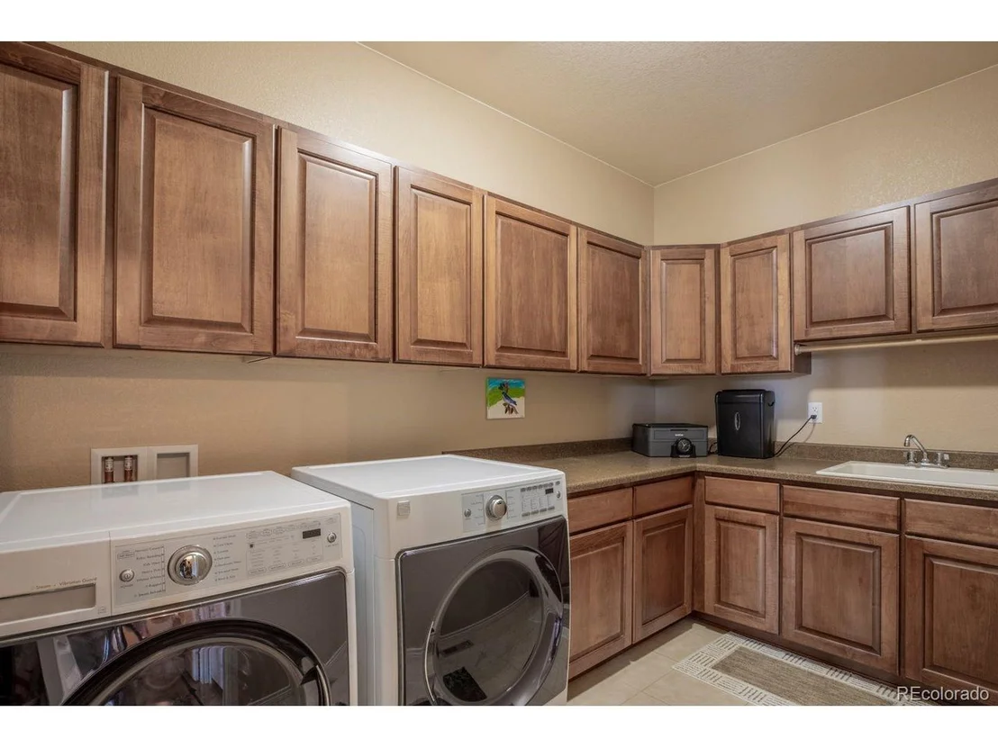 Photo of 2354 S Juniper Cir