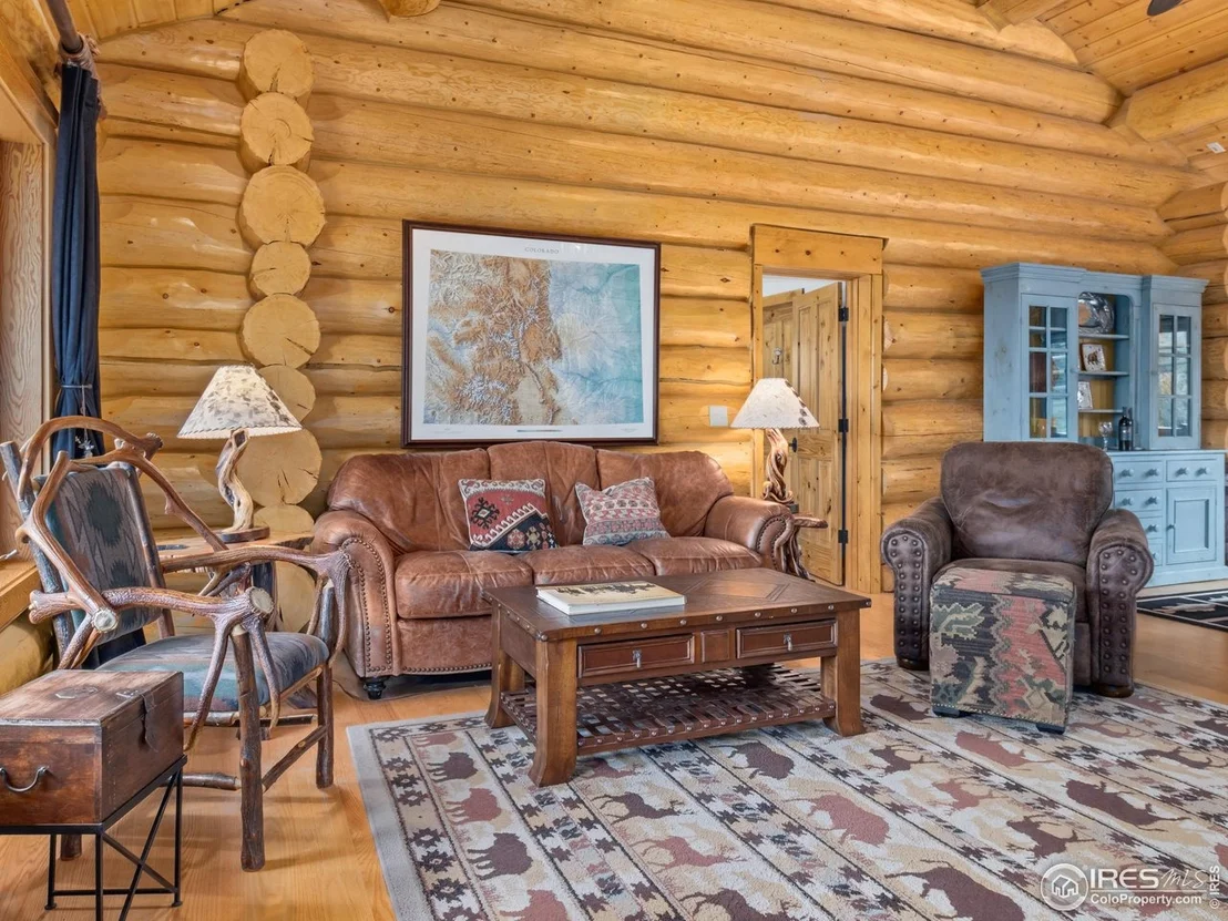 Photo of 2030 Cherokee Dr