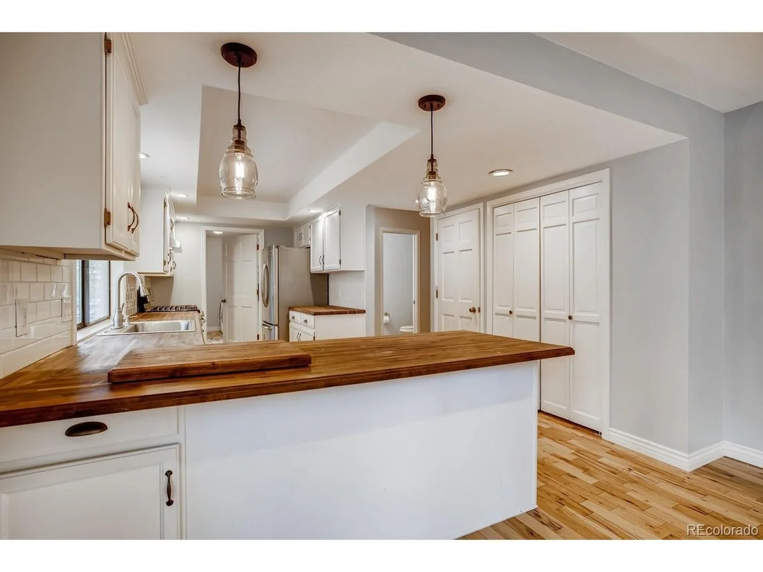 Photo of 8691 Iris St