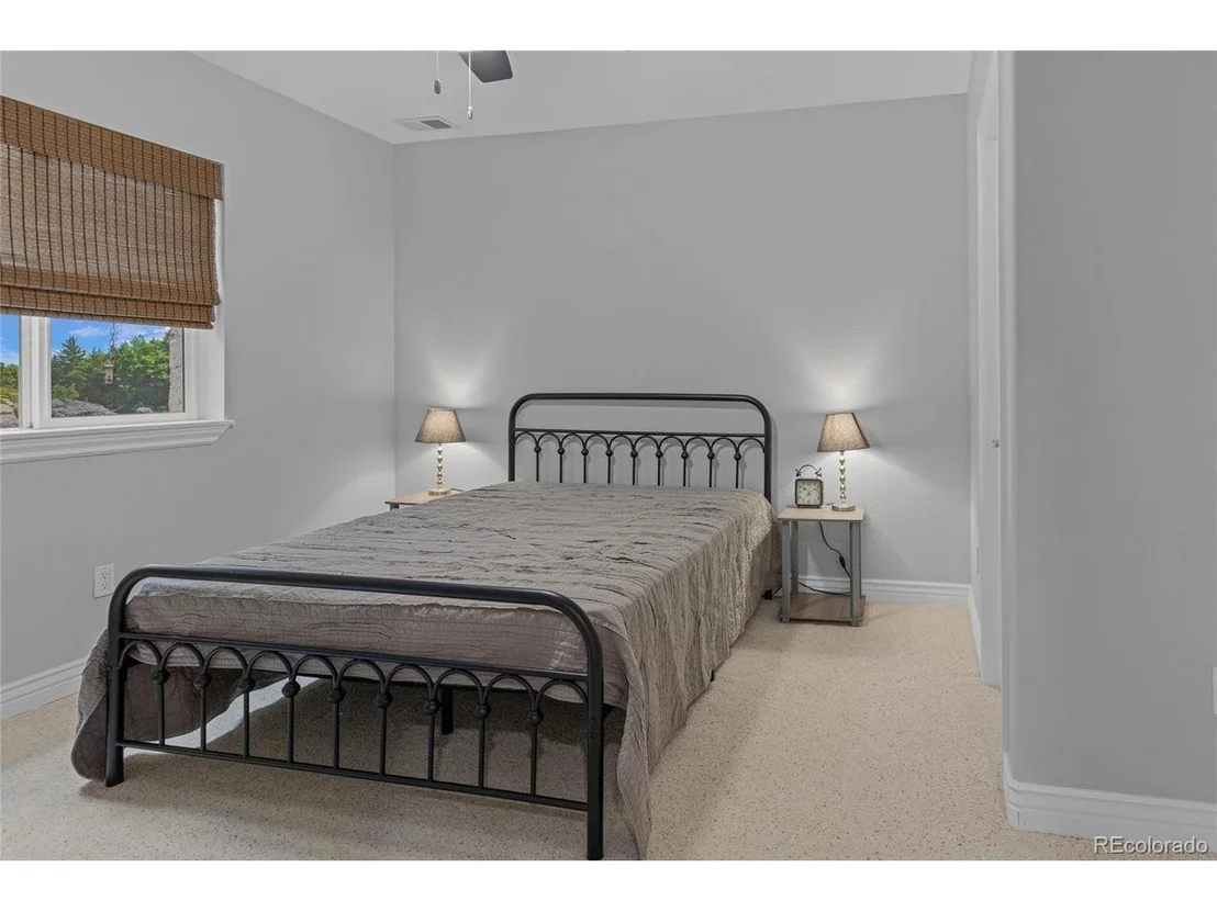 Photo of 396 Winterthur Way