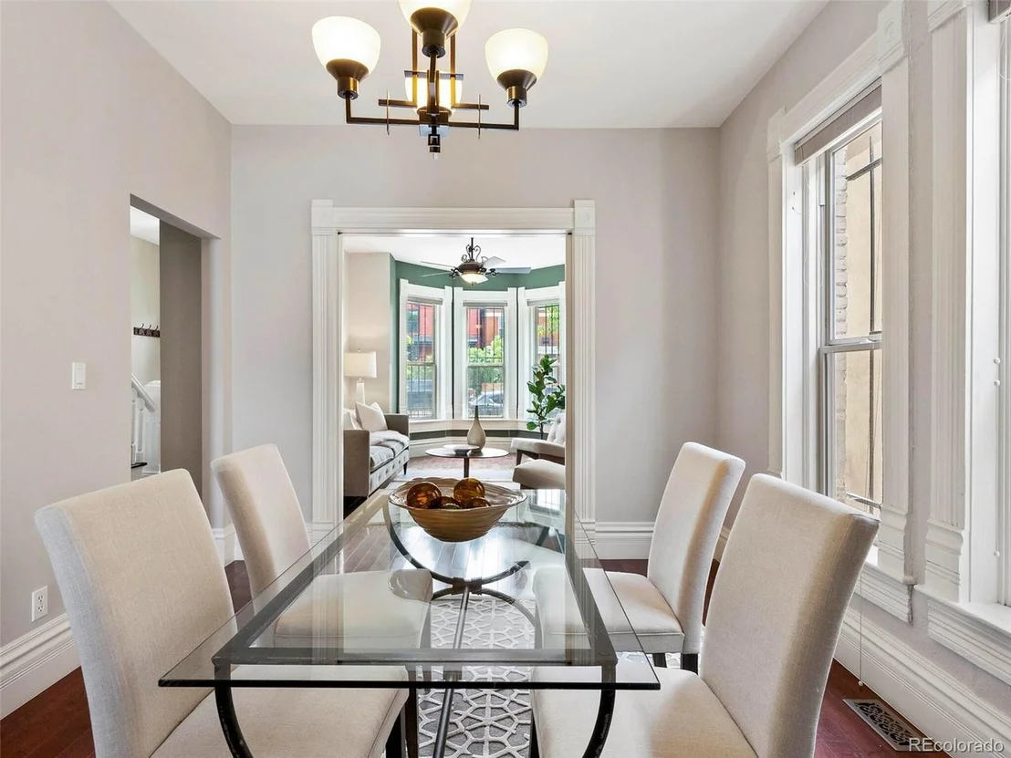 Photo of 2435 Tremont Pl