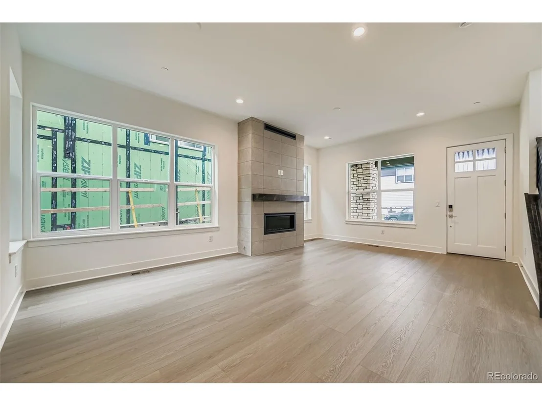 Photo of 2341 Superior Dr