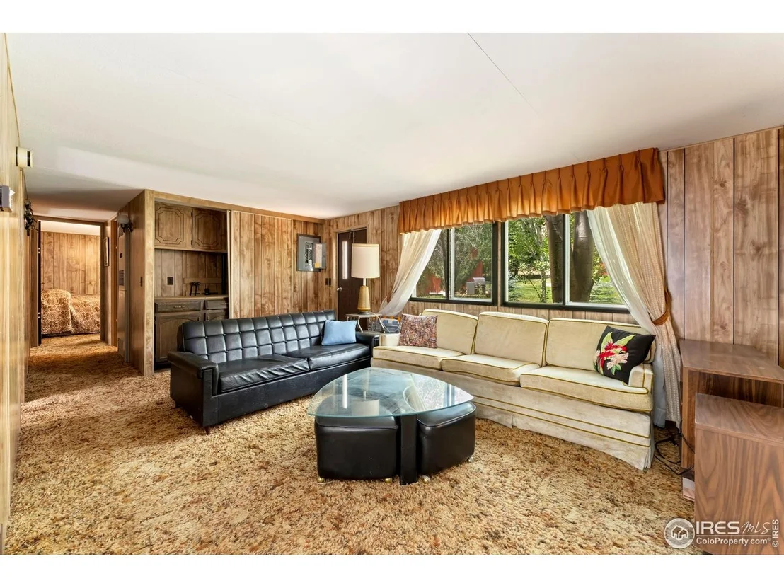 Photo of 277 Riverside Dr