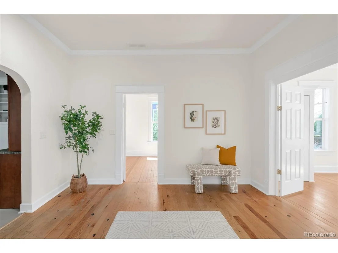 Photo of 539 Baker St