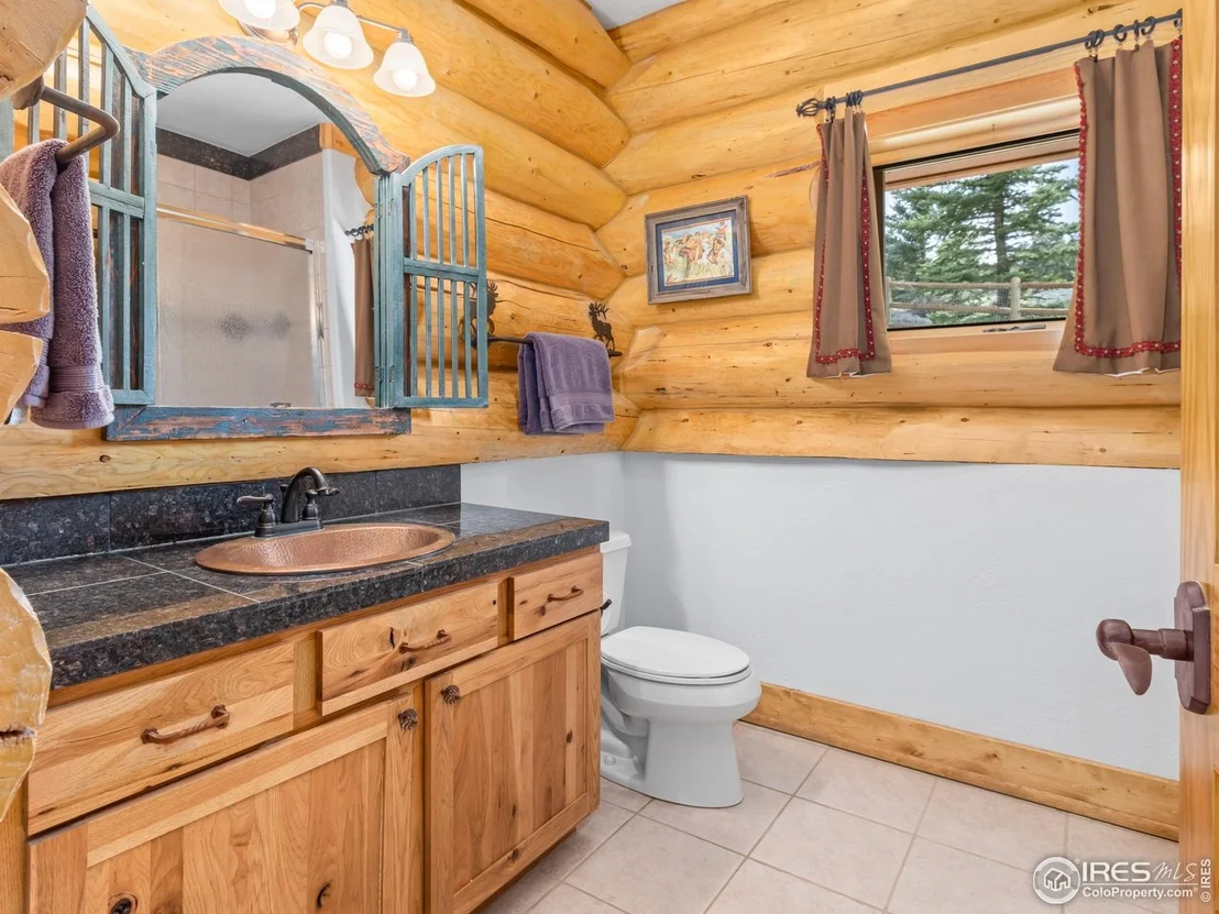 Photo of 2030 Cherokee Dr