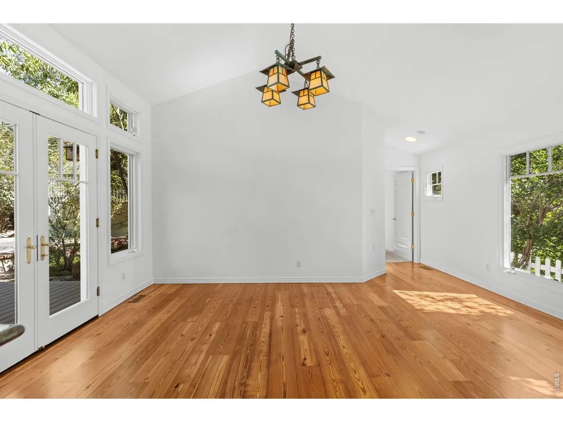 Photo of 1709 Mariposa Ave