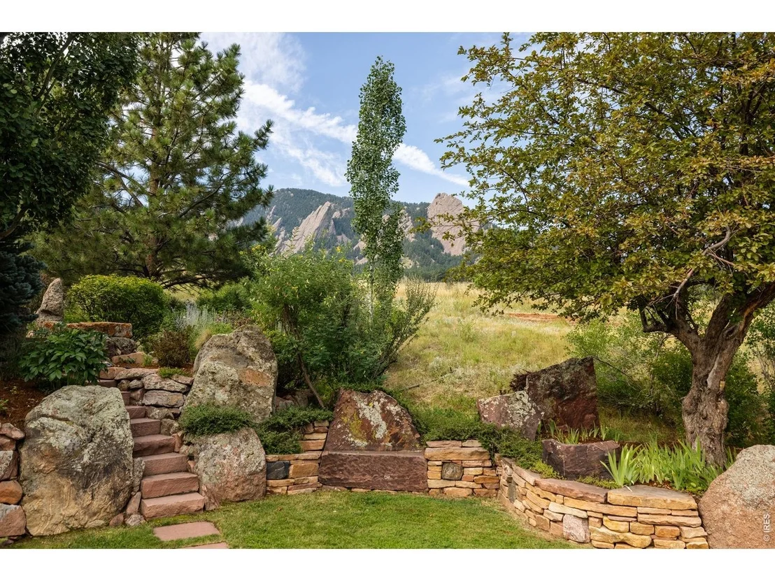 Photo of 333 Bellevue Dr