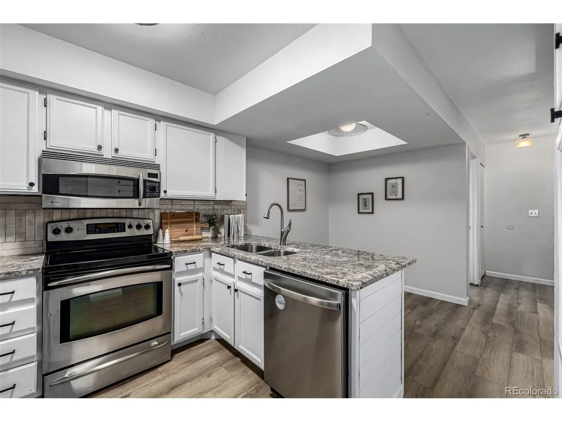 Photo of 7143 Fenton Cir