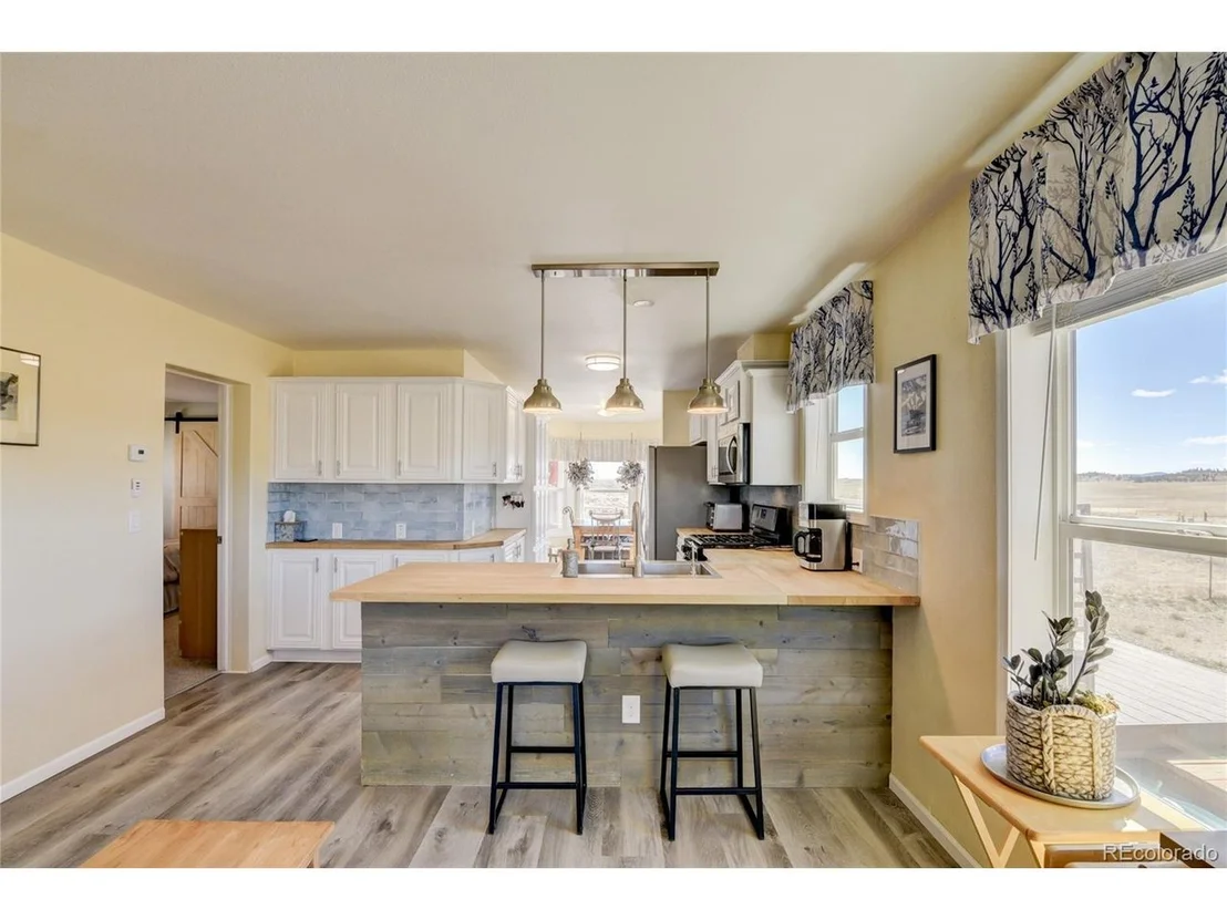 Photo of 261 Bridle Path