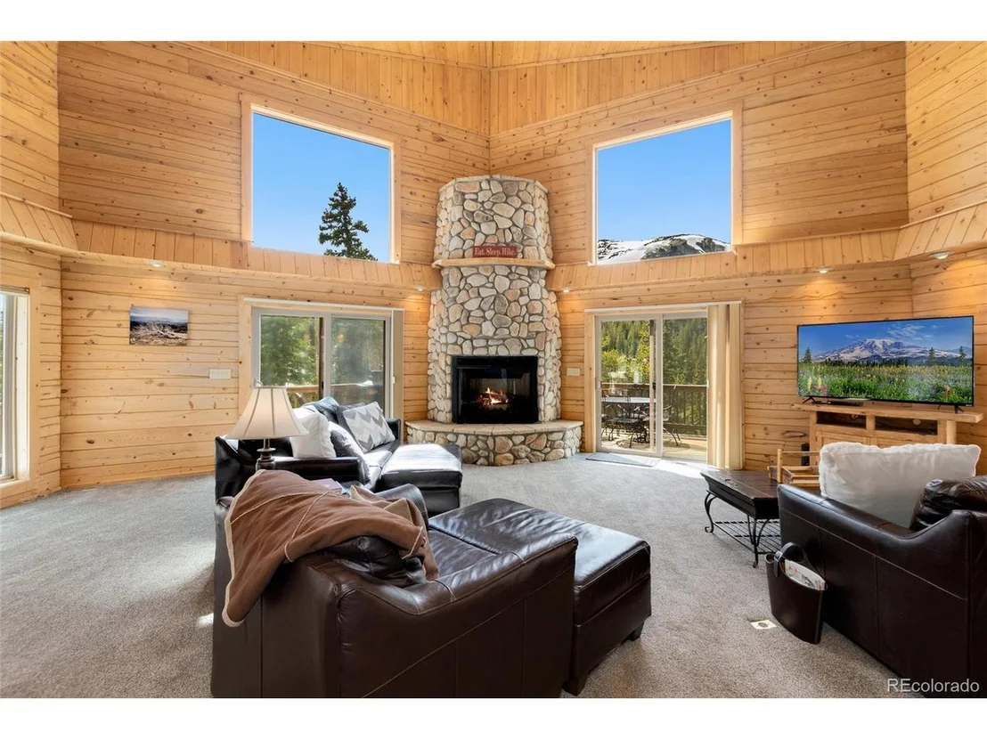 Photo of 696 Brook Dr