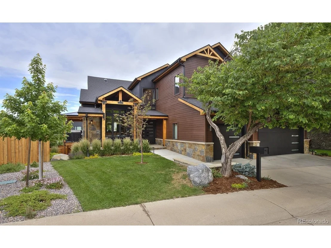 Photo of 679 Augusta Dr
