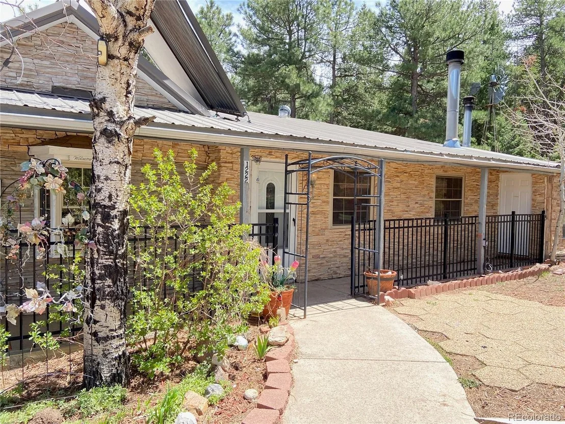 Photo of 1222 Valley View Dr