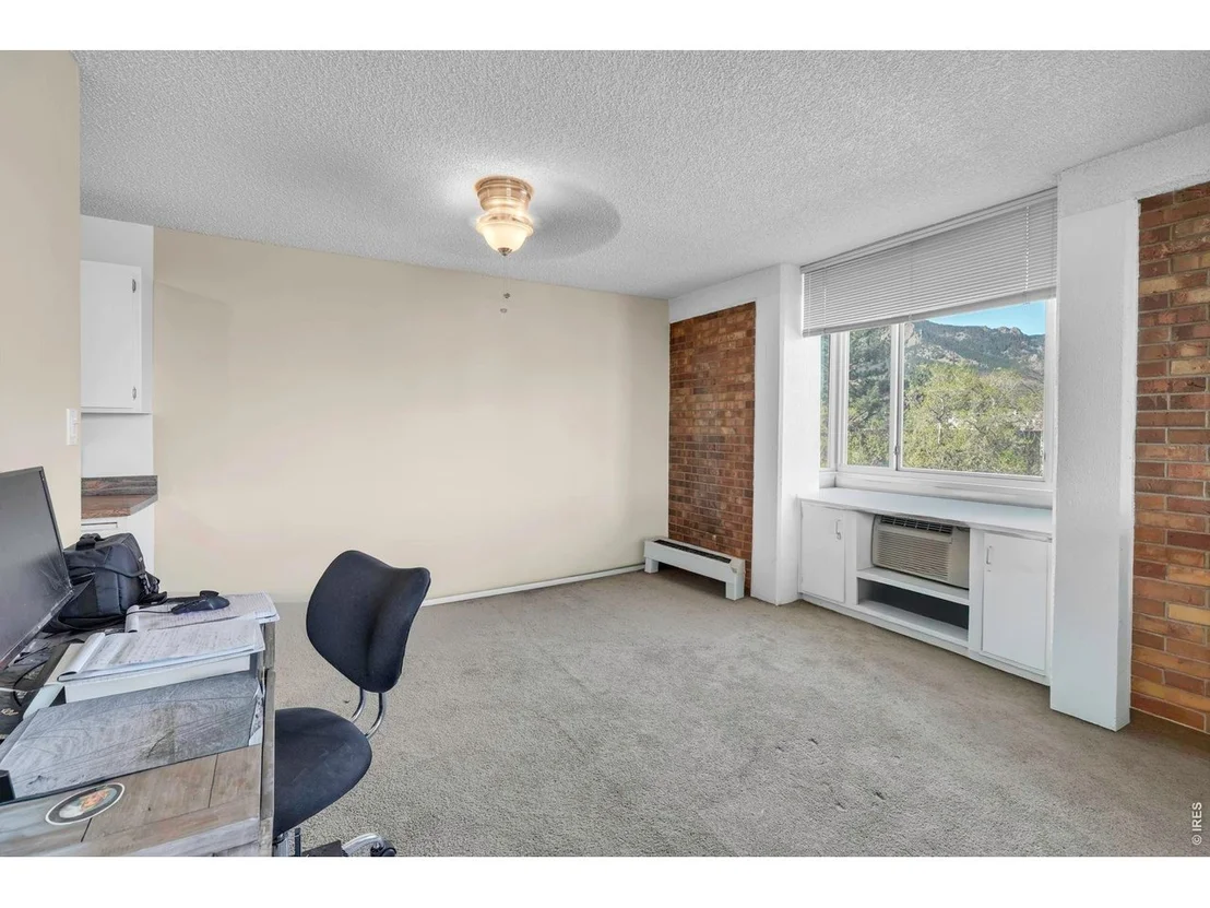 Photo of Unit 406 at 850 20th St