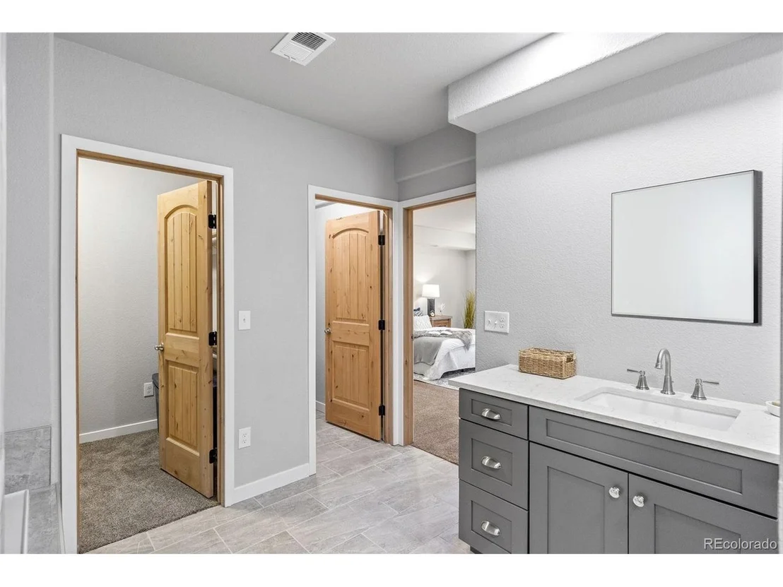 Photo of 544 Aspen Ln