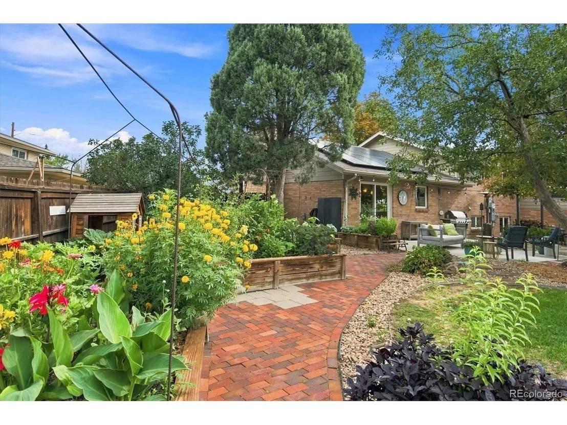 Photo of 7861 Robin Ln