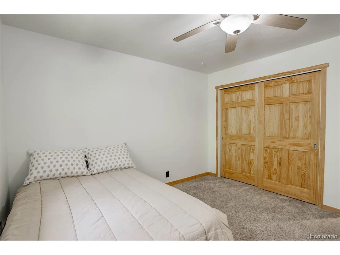 Photo of 586 Brook Rd