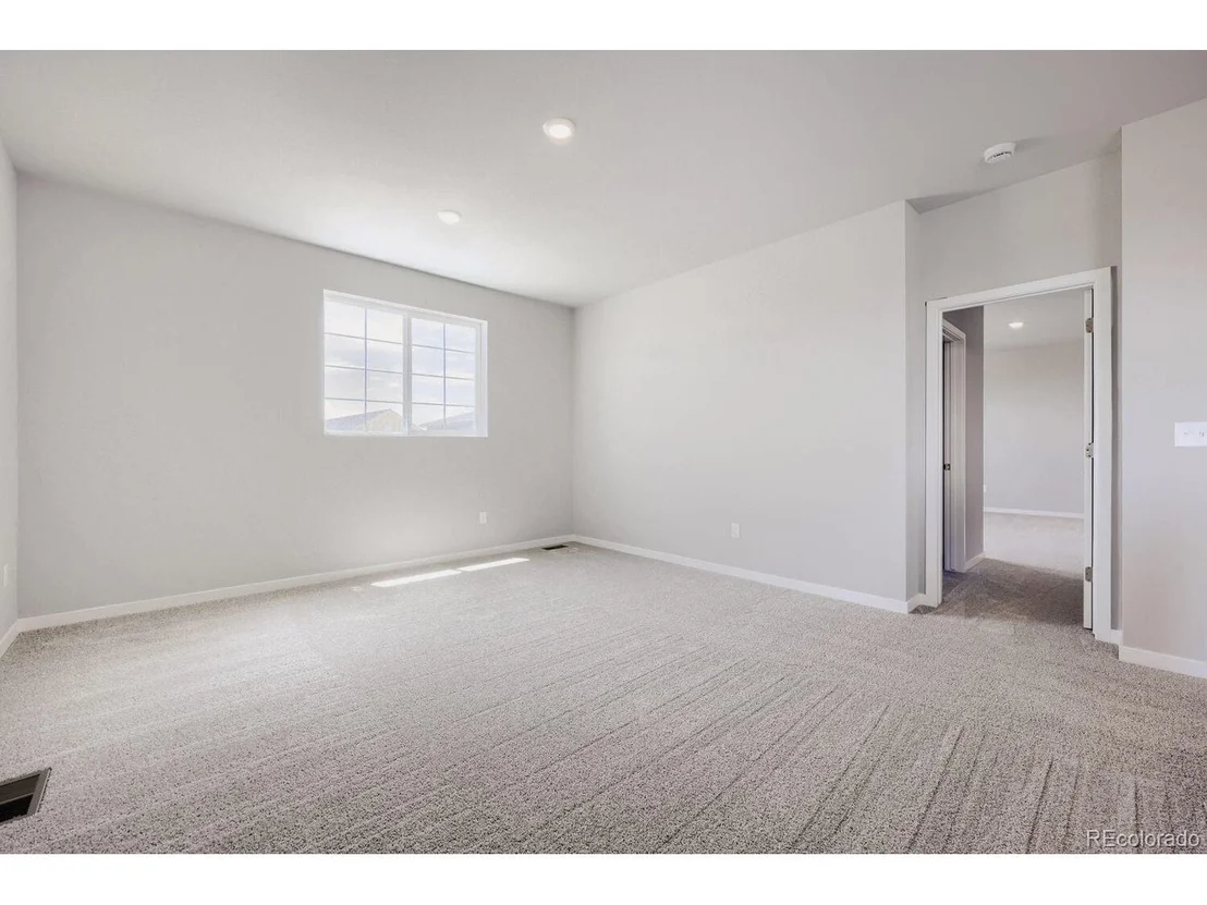 Photo of 46431 Heritage Ave