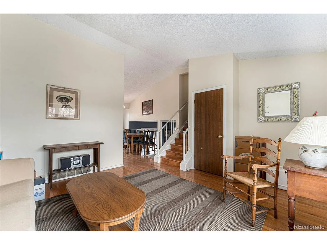 Photo of 205 Redwood Cir