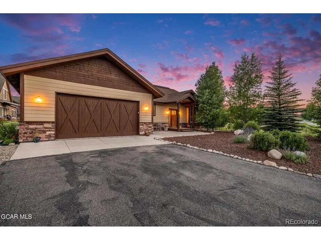 Photo of 809 Saddle Ridge Cir