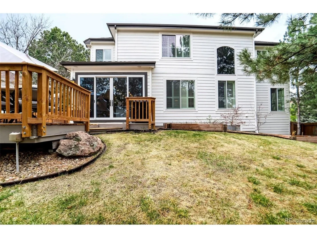 Photo of 327 Ingleton Ct