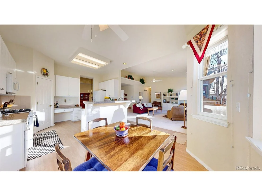 Photo of 1330 Iris Cir