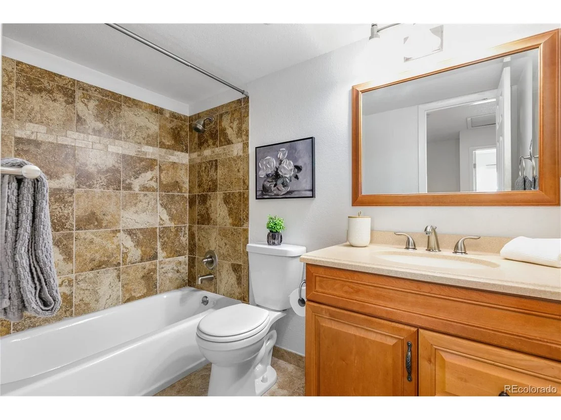 Photo of 5633 W 71st Pl