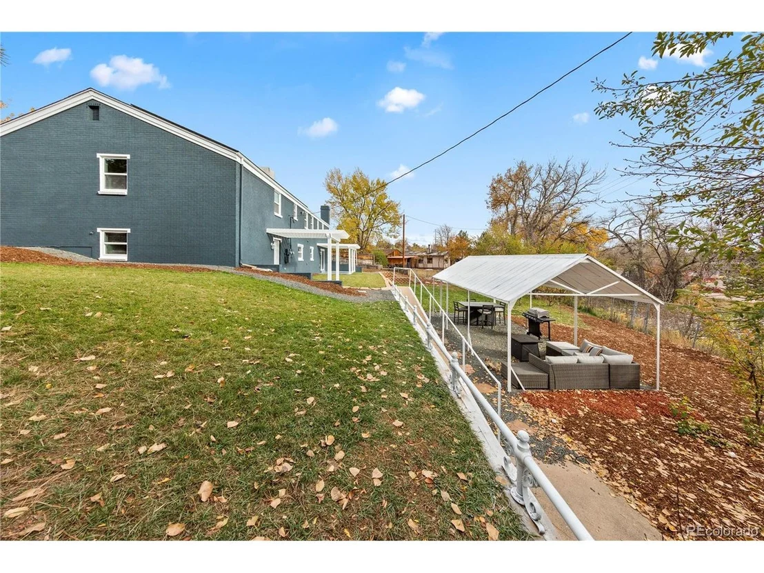 Photo of 2386 Crabtree Dr