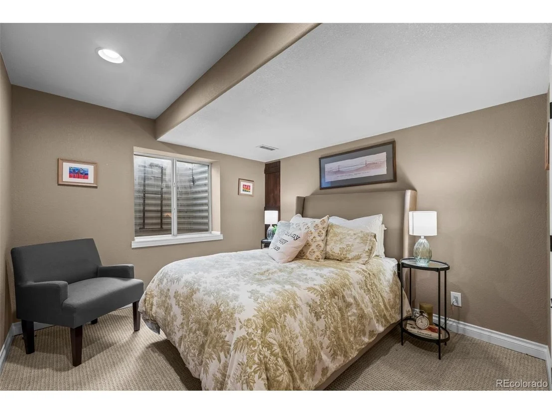 Photo of 5565 Southwind Cir