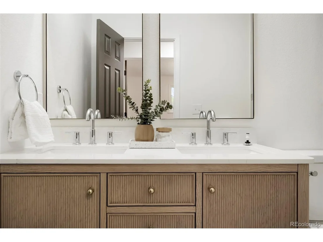 Photo of 3352 Vivian Dr