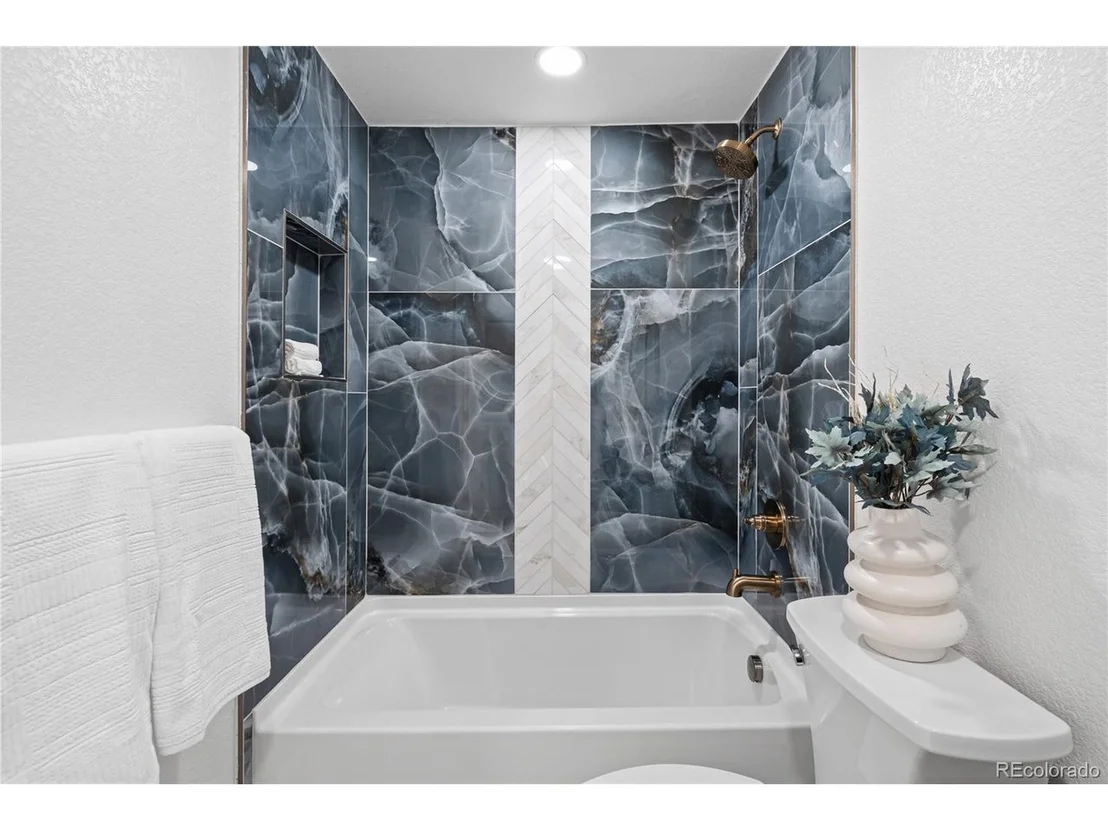 Photo of 6766 Zenobia Loop