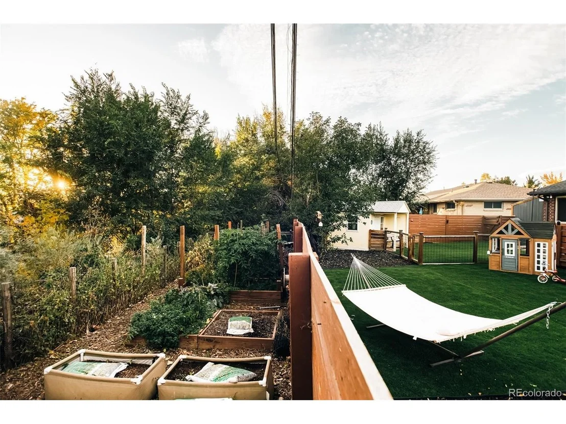 Photo of 4390 Shaw Blvd