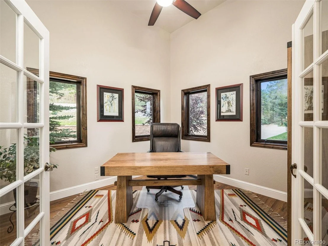 Photo of 137 Nuthatch Rd