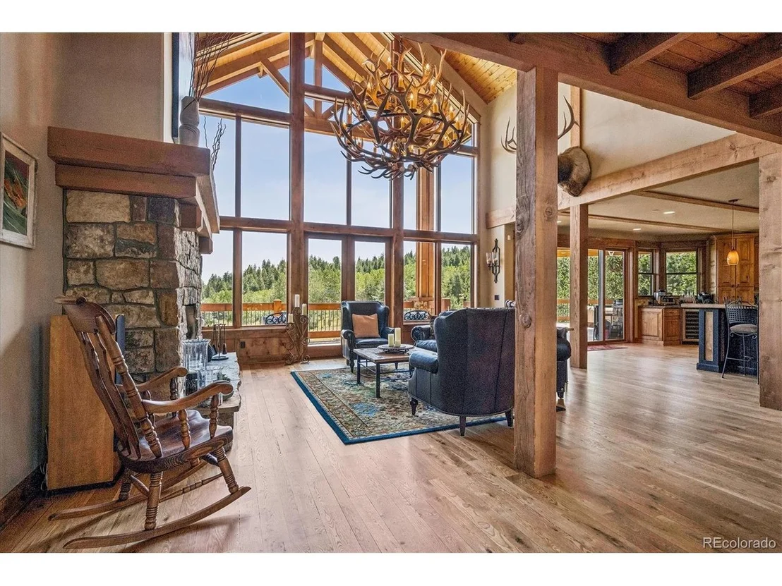 Photo of 477 W Meadow Rd