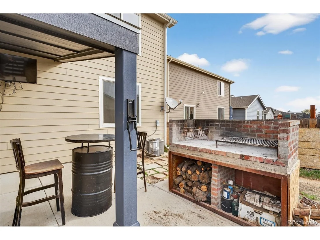 Photo of 47308 Clover Ave