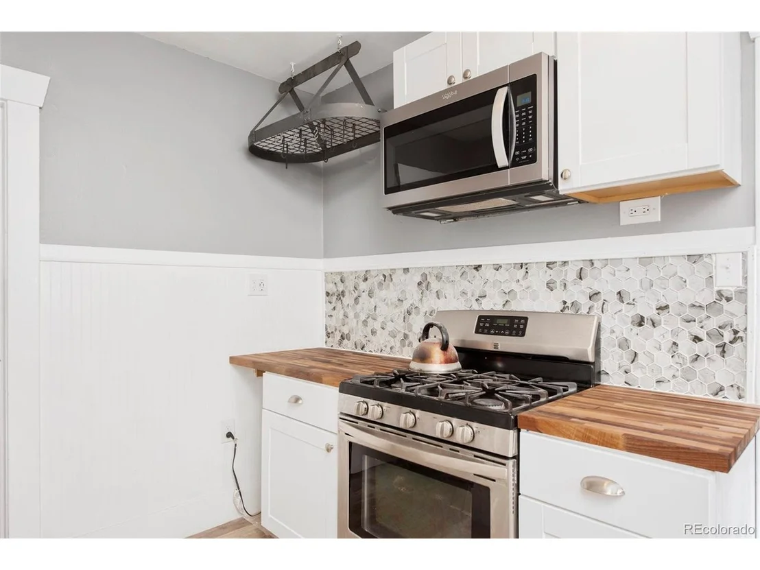 Photo of 921 12th Ave