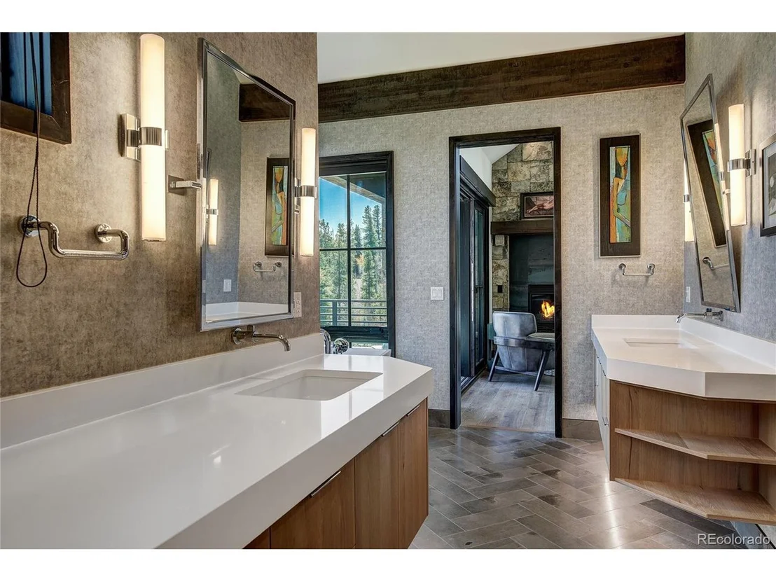 Photo of 188 Peerless Dr