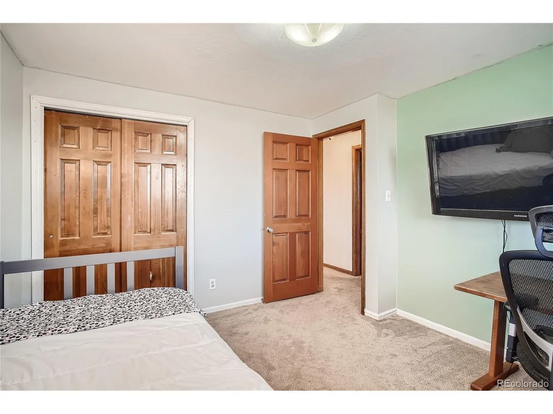 Photo of 6988 Carr Ct