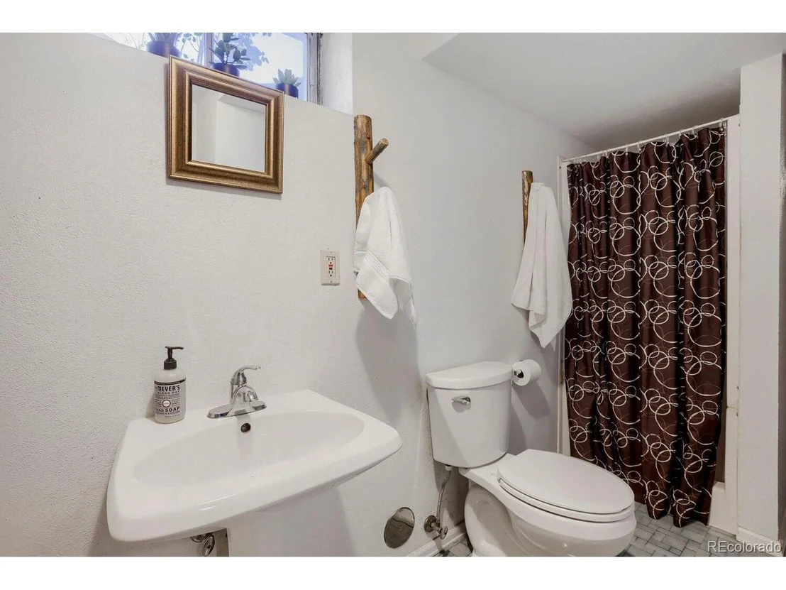 Photo of 230 Agate Way